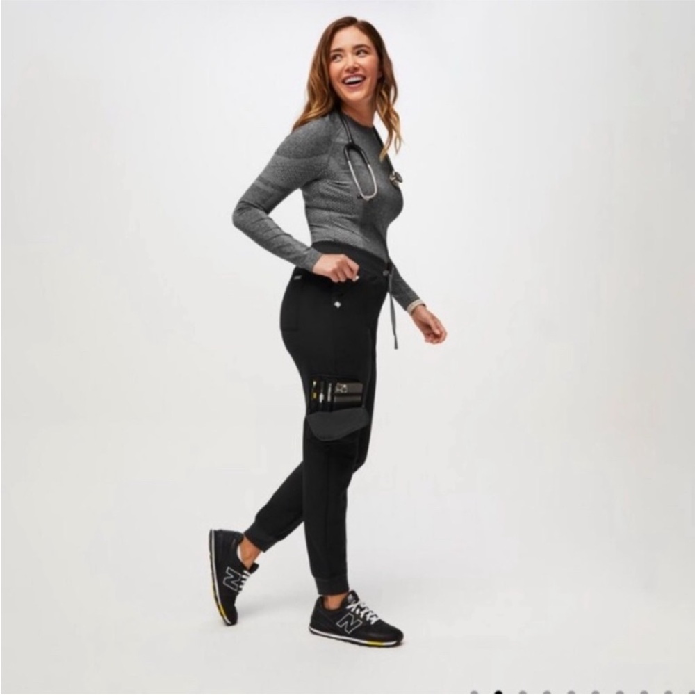 Figs 22 Pocket Jogger - Black Medium Tall